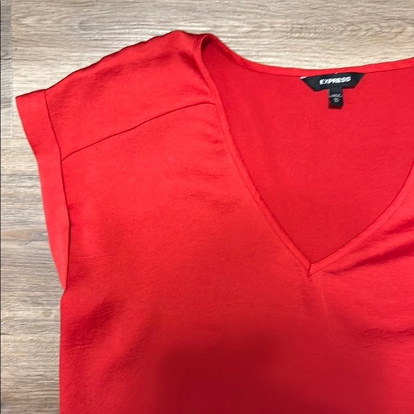 Express Vibrant Red V-Neck Blouse Tee Shirt LIKE NEW - Picture 4 of 6